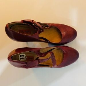 NEW Miz Mooz diagonal strap Mary Janes